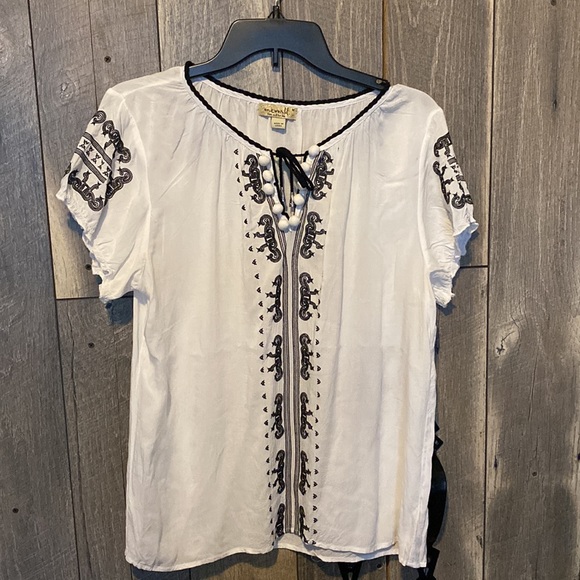 OneWorld Peasant Women’s White and Black Embroidered Top. Size Medium. - Picture 3 of 6